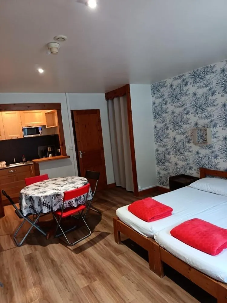 Grand Studio En Montagne Arlos Ferienhaus